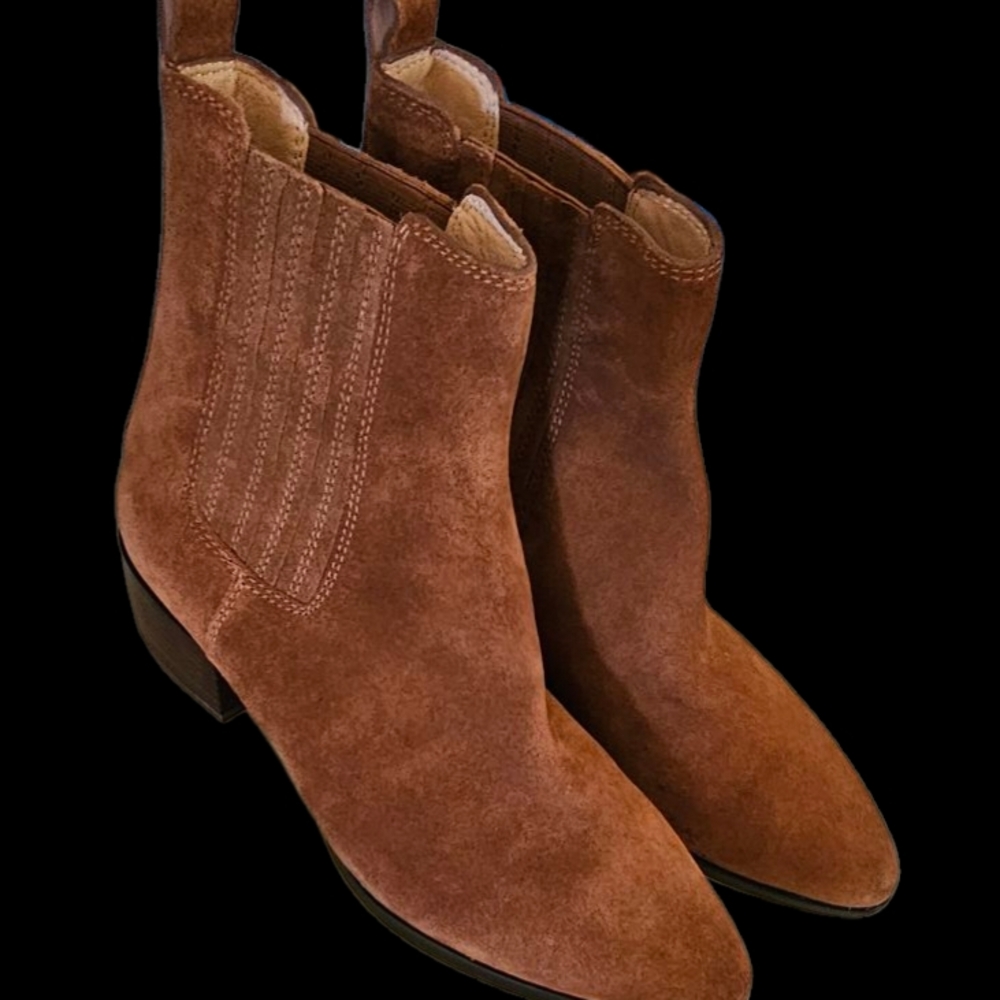 Banana Republic Nutmeg Suede Chelsea Boot Size 8.5